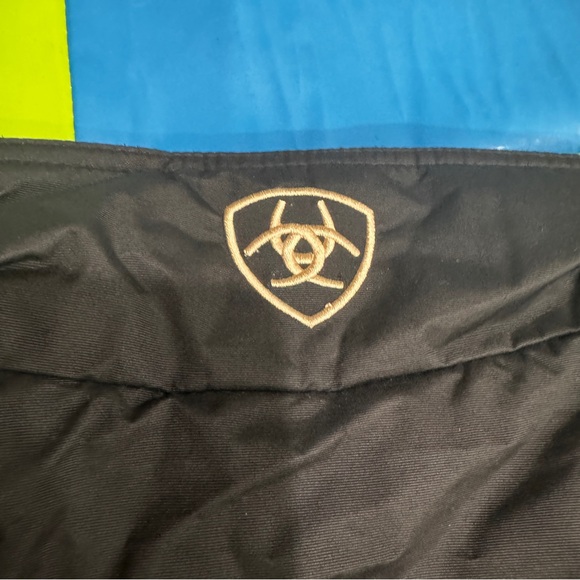 Ariat MEN'S Team Logo Insulated Jacket | Black and Gold - Picture 8 of 11